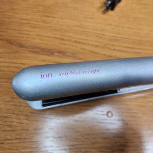 Ion Anti-Frizz Straight Flat Iron